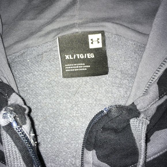 Under Armour sweater - Picture 4 of 4